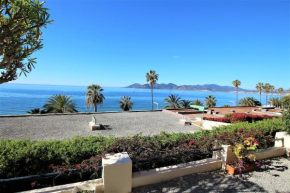 Отель Sea View Apartment  Канны